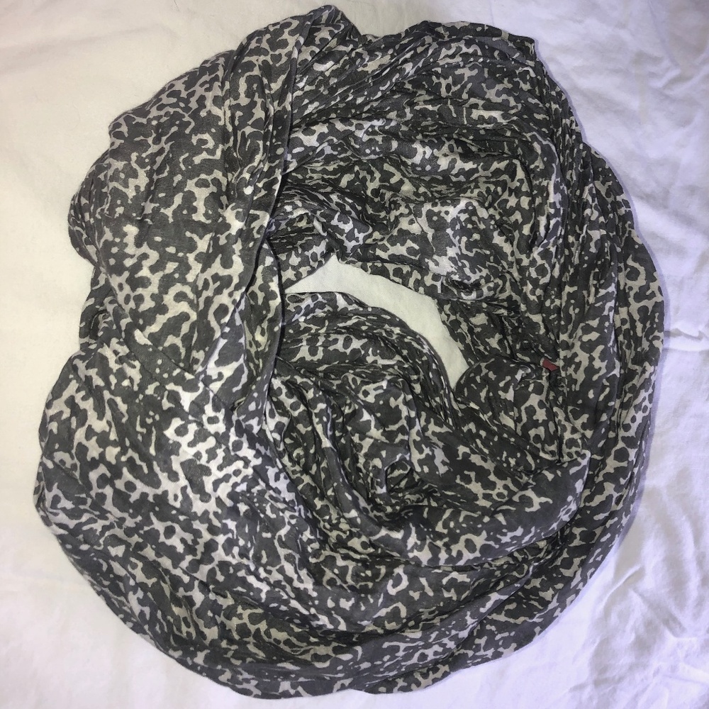 Light Scarf in Leopard Print